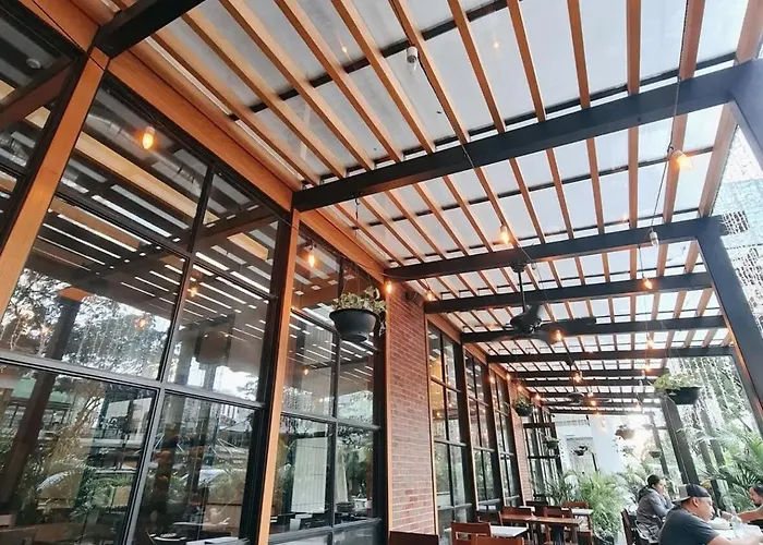 Bgc 1br With Fast Wifi And Pool Use Apartment