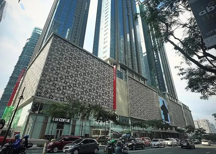 Bgc 1br With Fast Wifi And Pool Use Apartment *