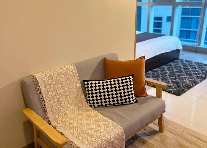 Bgc 1br With Fast Wifi And Pool Use *