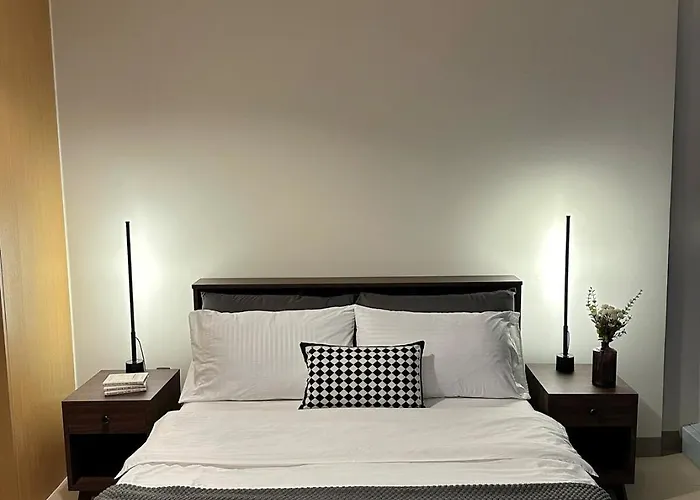 Bgc 1br With Fast Wifi And Pool Use Apartment *