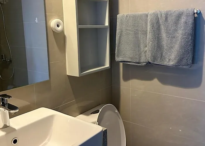 Bgc 1br With Fast Wifi And Pool Use