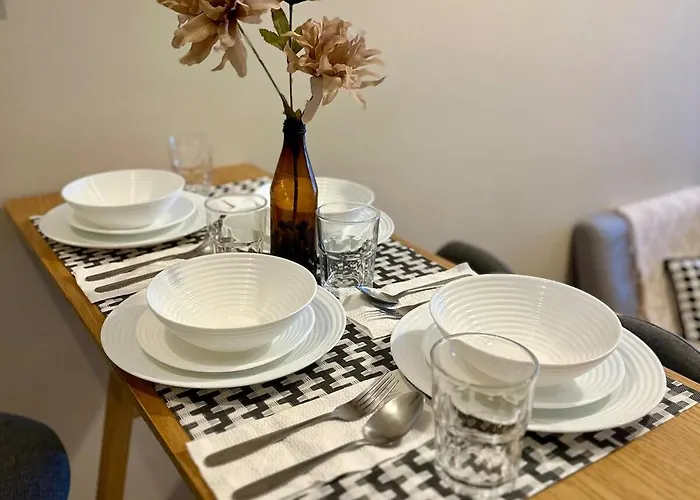 Bgc 1br With Fast Wifi And Pool Use Apartment *