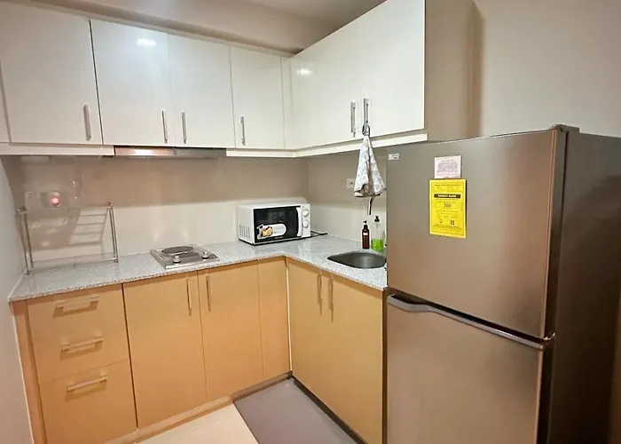 Bgc 1br With Fast Wifi And Pool Use Manila